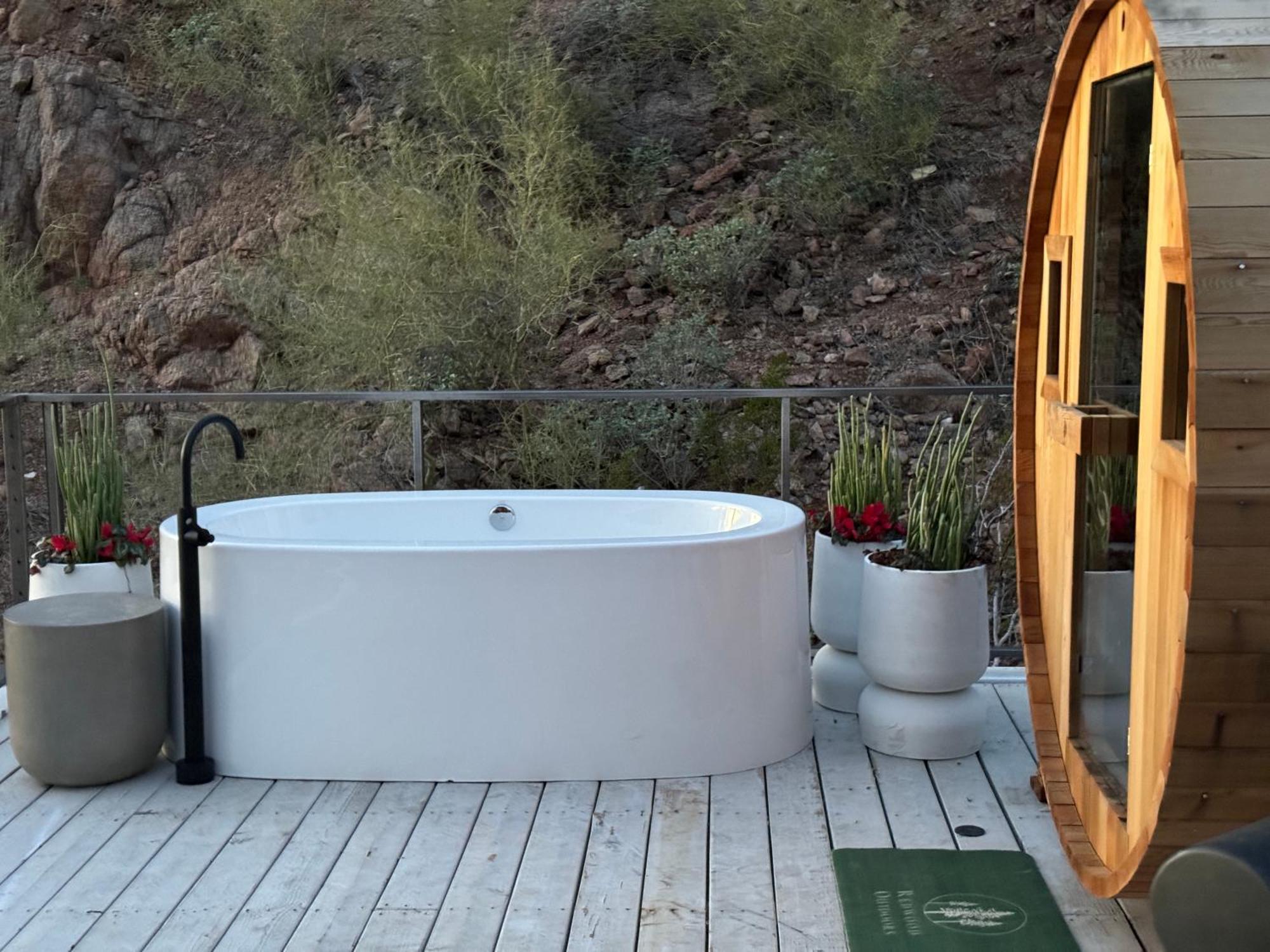 Skyeview - Camelback Mountaintop Oasis
